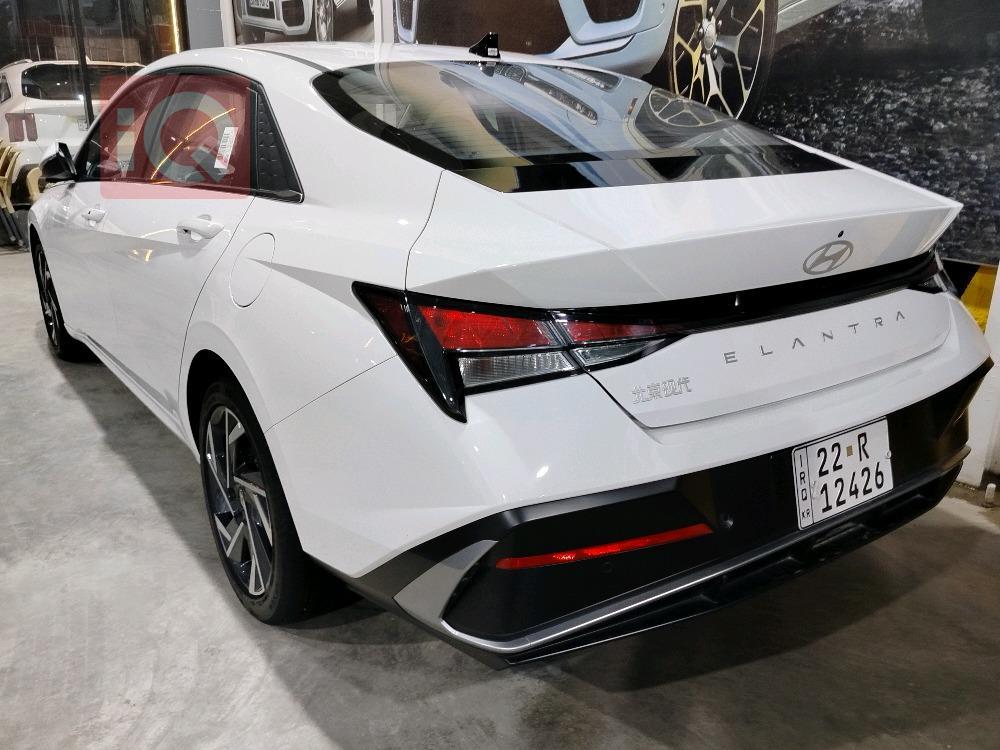 هیوندای ئەلەنترا